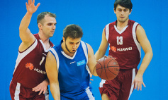 Лидеры берут своё