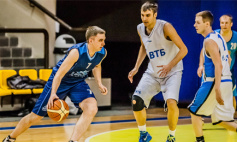 "Акулы пера" начинают с победы