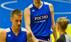 Фавориты быстро запрягают...