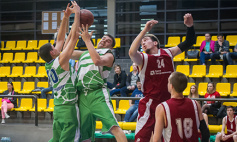 "Банк "Петрокоммерц": вновь на вершине!