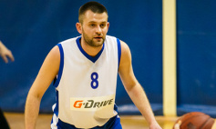 Чемпион начинает с победы