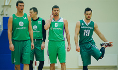 Тройка лидеров